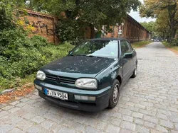 Grün Gebraucht 1995 VW Golf Cabriolet Edition Cabrio | 900 €