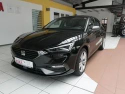 Mitternachtsschwarz Gebraucht 2024 Seat Leon FR Limousine | 29.890 € (Etwas zu teuer)