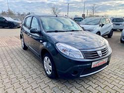 Grau Gebraucht 2009 Dacia Sandero Limousine | 2.800 € (Fairer Preis)