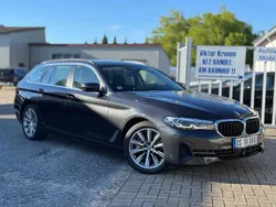 Grau Gebraucht 2022 BMW 530 Limousine | 33.300 € (Superpreis)