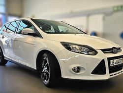 Weiß Gebraucht 2011 Ford Focus Titanium Kombi | 6.500 € (Fairer Preis)