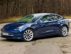 Blau Gebraucht 2019 Tesla Model 3 Limousine | 20.000 €
