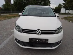 Weiß Gebraucht 2011 VW Touran Van / Kleinbus | 8.990 € (Fairer Preis)