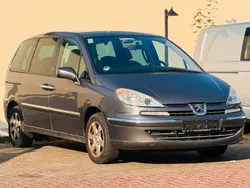 Grau Gebraucht 2008 Peugeot 807 Tendance Van / Kleinbus | 2.990 € (Teuer)