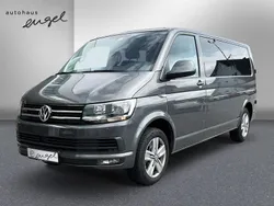 Grau Gebraucht 2019 VW Caravelle Comfortline Van / Kleinbus | 44.989 € (Teuer)