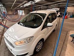 Weiß Gebraucht 2014 Ford Tourneo Courier Van / Kleinbus | 5.100 €