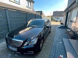Schwarz Gebraucht 2010 Mercedes E250 Kombi | 10.999 € (Teuer)