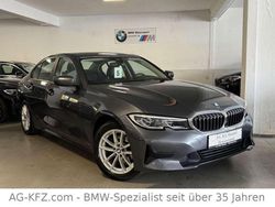 Grau Gebraucht 2022 BMW 320 Sport Line Limousine | 22.750 € (Fairer Preis)