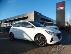 Weiß Gebraucht 2021 Hyundai i20 Limousine | 15.990 € (Fairer Preis)