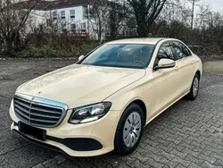 Gelb Gebraucht 2017 Mercedes E200 Limousine | 8.000 €