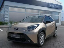 Gold Gebraucht 2022 Toyota Aygo Business Edition Kleinwagen | 14.960 € (Fairer Preis)