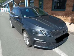 Grau Gebraucht 2018 Skoda Octavia RS Kombi | 19.600 € (Etwas zu teuer)