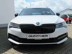 Moonweiss metallic met. Gebraucht 2021 Skoda Superb SportLine Kombi | 30.990 € (Fairer Preis)