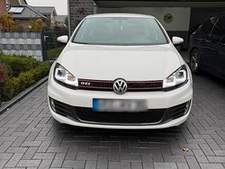 Weiß Gebraucht 2011 VW Golf VI GTI Kleinwagen | 7.500 €