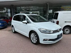 Pure white Gebraucht 2017 VW Touran Highline Van / Kleinbus | 20.950 € (Guter Preis)