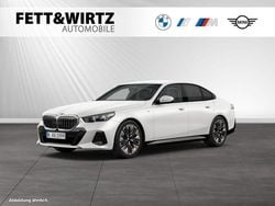 Mineralweiss metallic Gebraucht 2025 BMW 540 M Sport Limousine | 65.500 € (Superpreis)
