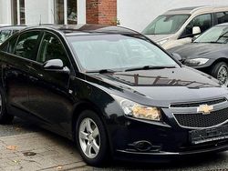 Schwarz Gebraucht 2011 Chevrolet Cruze Limousine | 2.499 € (Fairer Preis)