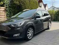 Grau Gebraucht 2017 Ford Grand C-Max Titanium Van / Kleinbus | 13.200 € (Fairer Preis)