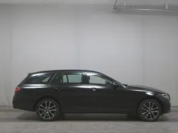 Schwarz Gebraucht 2021 Mercedes E220 Avantgarde Kombi | 24.380 € (Superpreis)