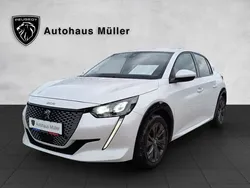 Weiß Gebraucht 2021 Peugeot e-208 Allure Kleinwagen | 15.800 € (Fairer Preis)