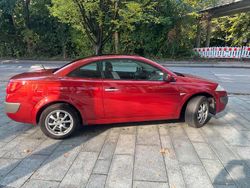 Rot Gebraucht 2007 Renault Mégane Cabriolet Cabrio | 4.300 € (Teuer)