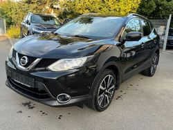 Schwarz Gebraucht 2016 Nissan Qashqai Tekna SUV | 13.800 € (Fairer Preis)