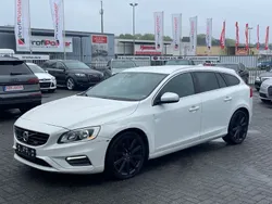 Weiß Gebraucht 2015 Volvo V60 R-Design Kombi | 5.950 € (Etwas zu teuer)