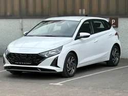 Weiß Neu 2024 Hyundai i20 Trend Limousine | 20.950 € (Fairer Preis)