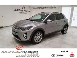 Grau Gebraucht 2024 Kia Stonic Spirit SUV | 22.600 € (Fairer Preis)