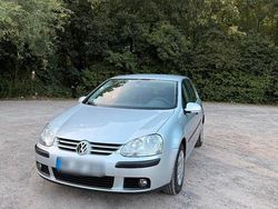 Silber Gebraucht 2004 VW Golf V Kleinwagen | 6.300 € (Teuer)