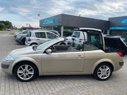 Gold Gebraucht 2003 Renault Mégane Cabriolet Authentique Cabrio | 2.100 €