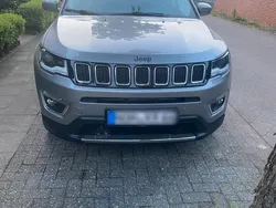 Grau Gebraucht 2017 Jeep Compass SUV | 15.950 € (Etwas zu teuer)