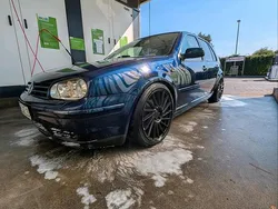 Blau Gebraucht 2001 VW Golf IV Kleinwagen | 4.900 €