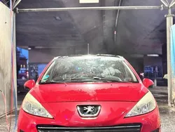 Rot Gebraucht 2009 Peugeot 207 Kleinwagen | 3.000 € (Fairer Preis)
