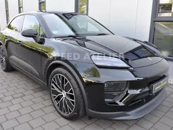 Schwarz Gebraucht 2025 Porsche Macan SUV | 79.990 €