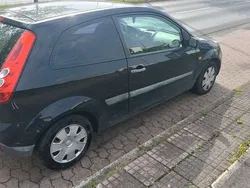 Blau Gebraucht 2000 Ford Fiesta Kleinwagen | 500 € (Fairer Preis)