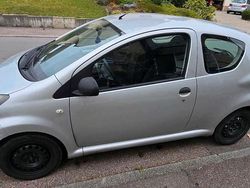 Silber Gebraucht 2009 Toyota Aygo Kleinwagen | 1.800 € (Guter Preis)