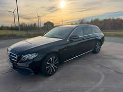 Schwarz Gebraucht 2019 Mercedes E220 Avantgarde Kombi | 26.500 € (Superpreis)