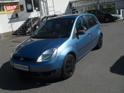 Blau Gebraucht 2002 Ford Fiesta Ambiente Kleinwagen | 2.370 € (Fairer Preis)