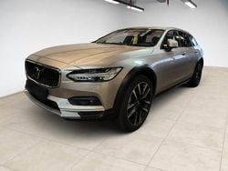 Beige Gebraucht 2024 Volvo V90 CC Ultimate Kombi | 51.890 € (Etwas zu teuer)