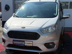 Silber Gebraucht 2019 Ford Tourneo Courier Titanium Van / Kleinbus | 10.749 € (Superpreis)