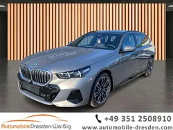 Grau Gebraucht 2024 BMW 520 M Sport Kombi | 53.980 € (Superpreis)