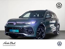 Grün (cipressinogrün metallic) Neu 2025 VW Tiguan R-line SUV | 58.220 €