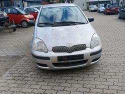 Silber Gebraucht 2004 Toyota Yaris Kleinwagen | 1.249 € (Fairer Preis)