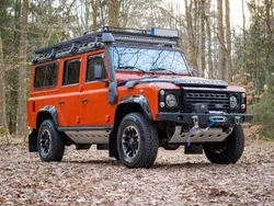 Orange Gebraucht 2016 Land Rover Defender Adventure SUV | 77.200 € (Etwas zu teuer)