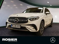 Weiss / polarweiß Gebraucht 2024 Mercedes GLC220 AMG SUV | 54.690 €