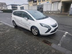 Weiß Gebraucht 2011 Opel Zafira Tourer Van / Kleinbus | 3.800 €
