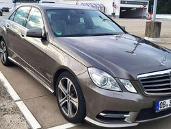 Grau Gebraucht 2013 Mercedes E200 Avantgarde Limousine | 12.500 € (Etwas zu teuer)