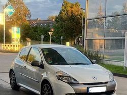 Weiß Gebraucht 2011 Renault Clio Coupé | 12.900 €