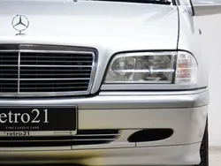 Silber Gebraucht 1999 Mercedes C220 Classic Limousine | 12.990 €